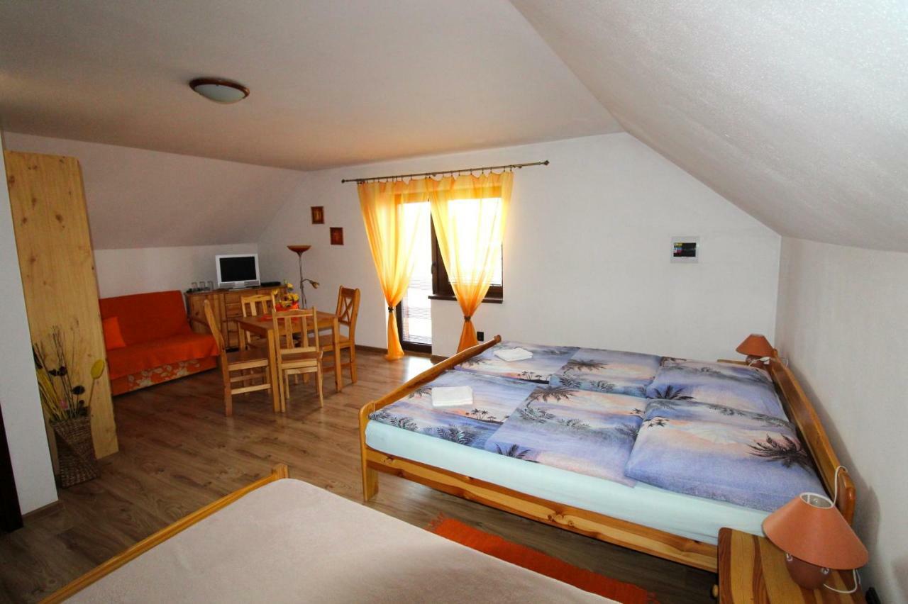 Penzion Saty Liptovske Sliace Екстер'єр фото